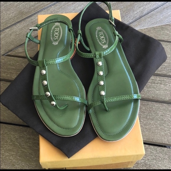 Tod's Matisse Patent Leather Stud Sandal Olive - Picture 6 of 7